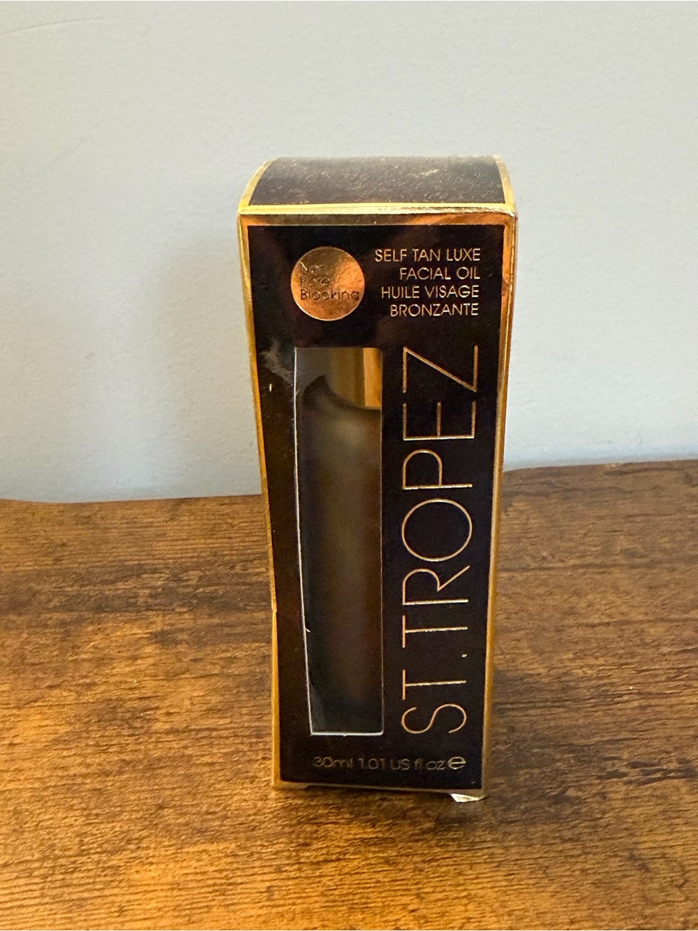 St. Tropez Black and Gold Self Tan Luxe Facial Oil - Boxed